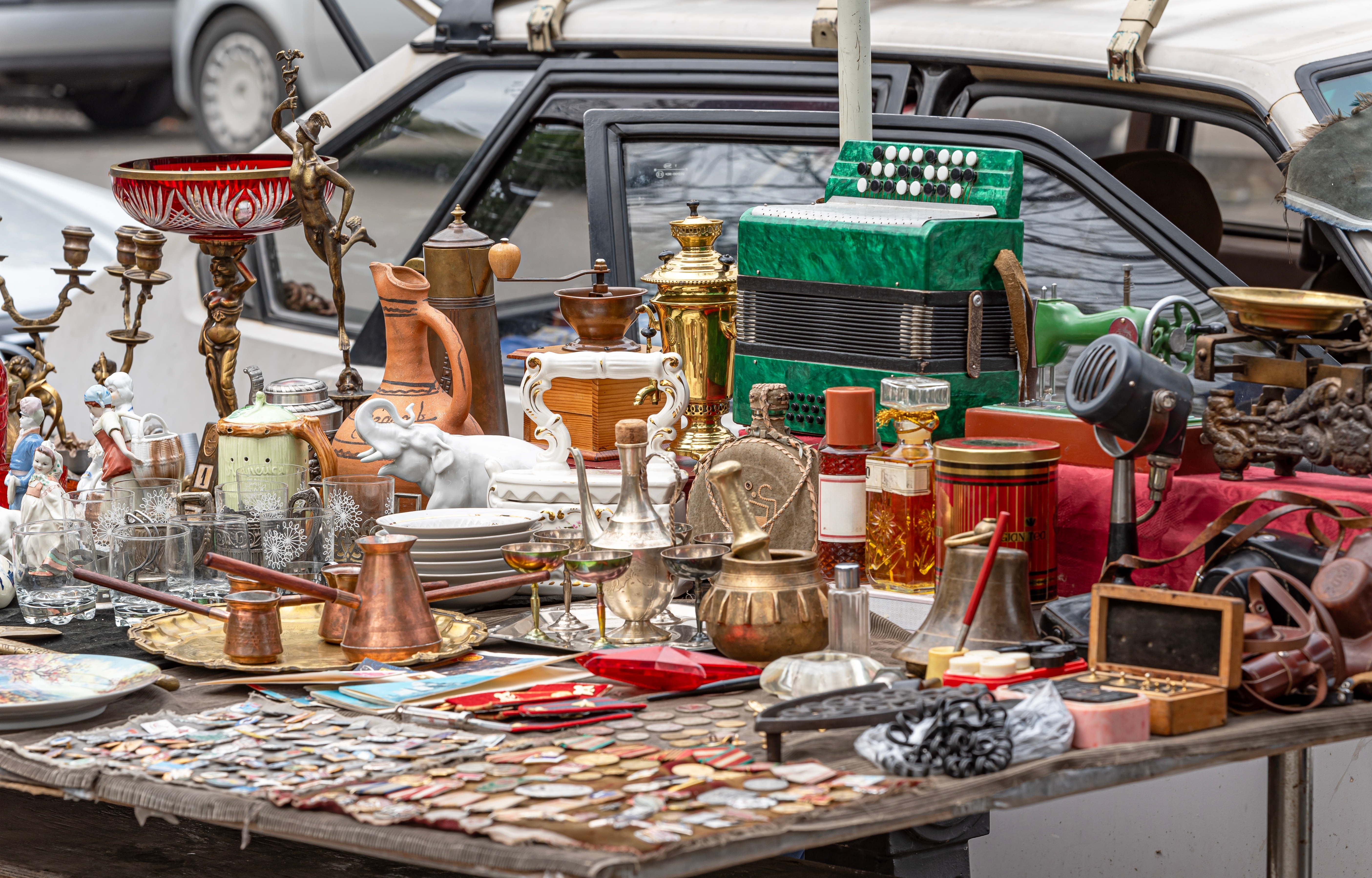Dry bridge flea market i Tbilisi i Georgien.