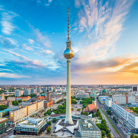 TV-tårnet på Alexanderplatz i Berlin i Tyskland.