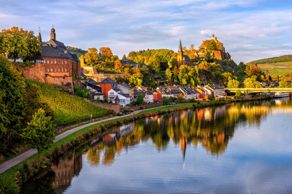 Saarburg ved floden Saar i Tyskland.