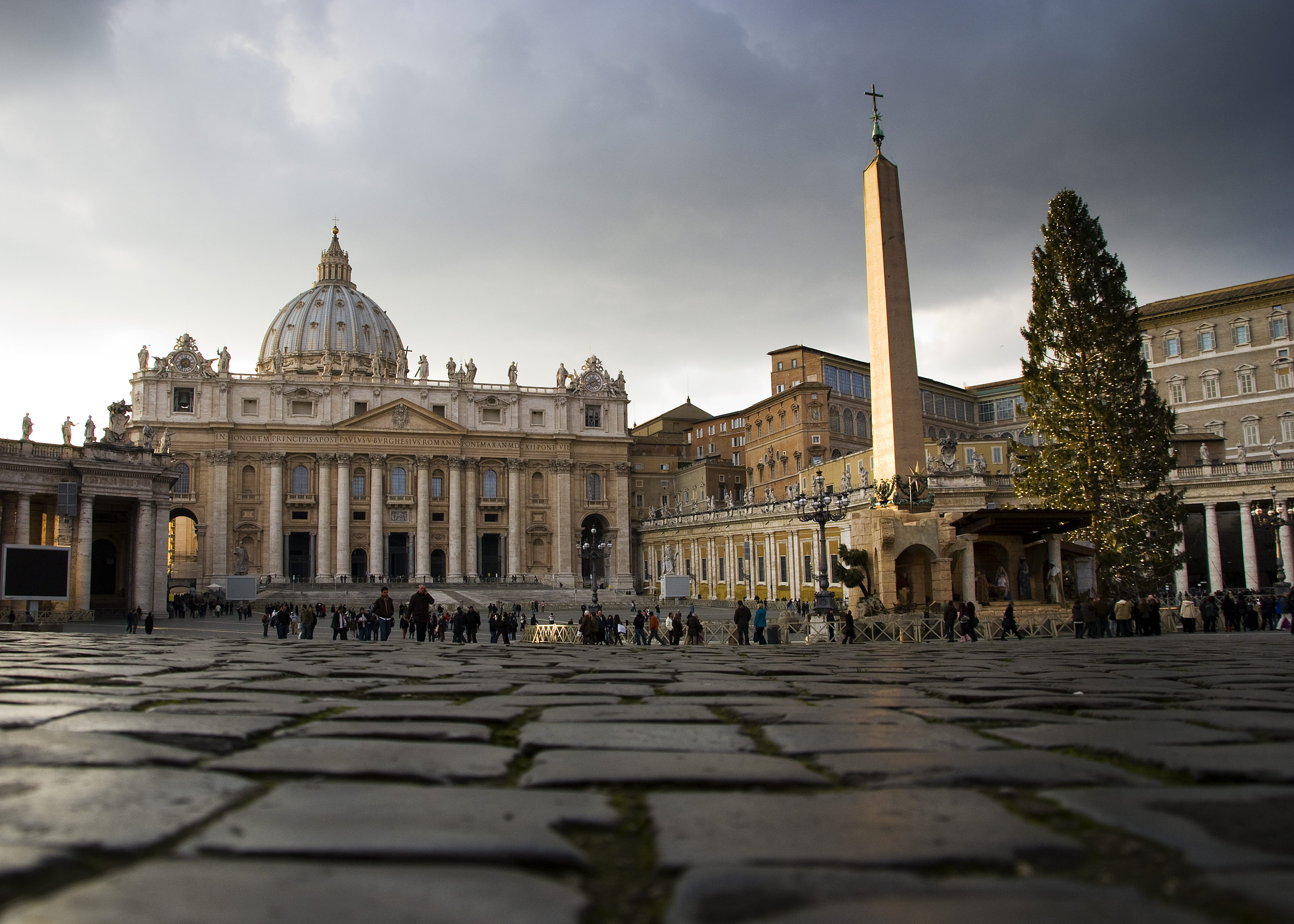 Juletræet på Peterpladsen i Rom.