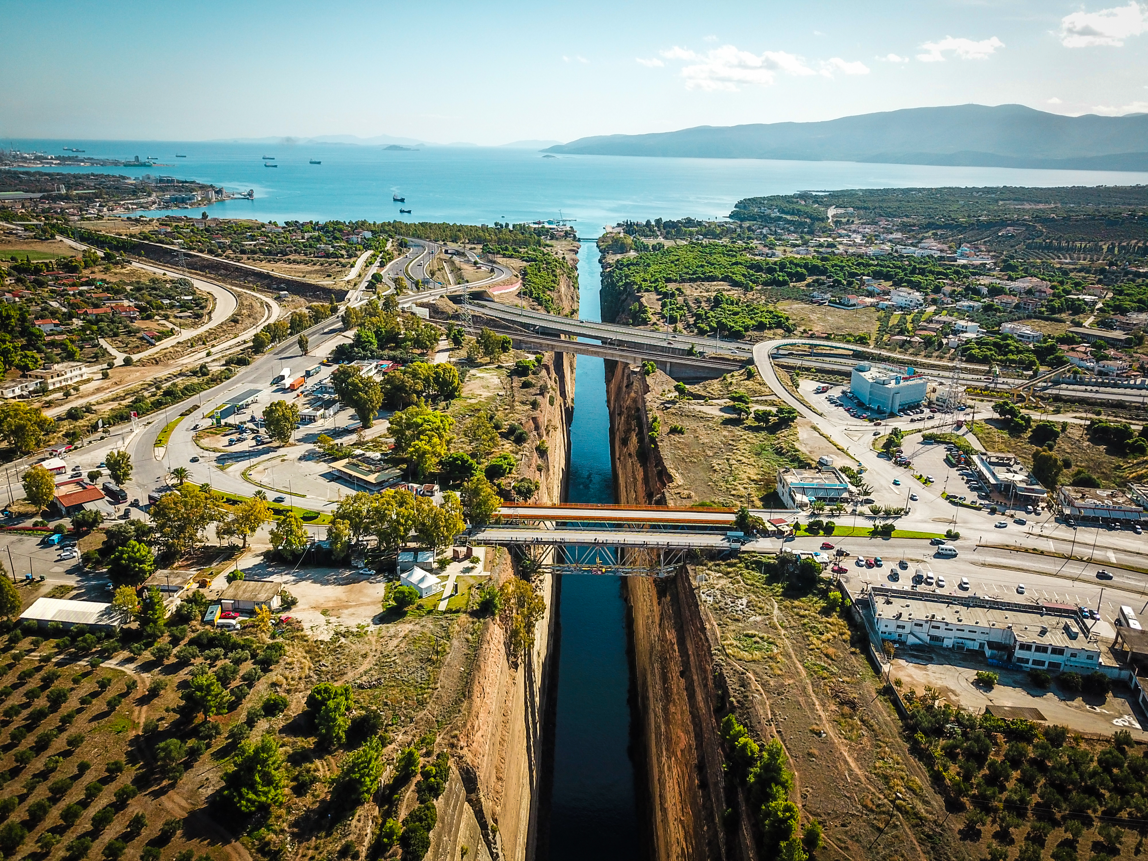 Luftfoto af Korinthkanalen i Grækenland.