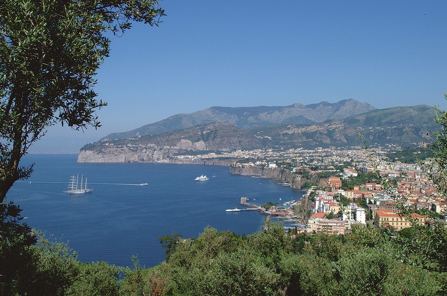 Panoramaudsigt over Sorrento i Italien.