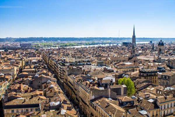 Luftfoto over Bordeaux by i Frankrig.
