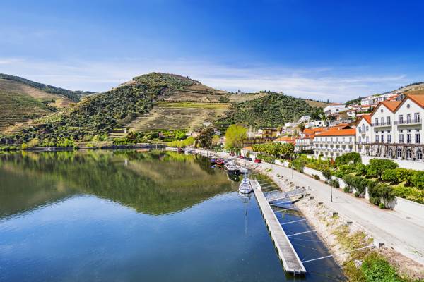 Portvinsbyen Pinhão i Portugal.