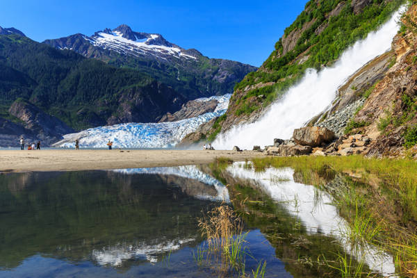 Mendenhall Glacier ved Juneau i Alaska i USA.