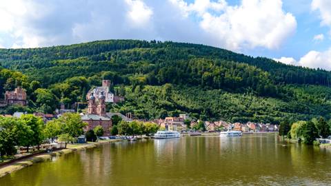 Udsigt over Main-floden ved Miltenberg i Tyskland.