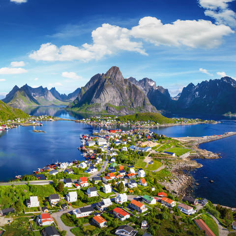 Norge Lofoten Reine Sommer Luftfoto.