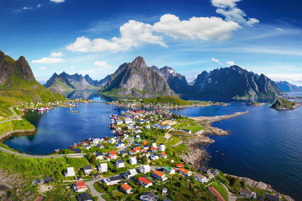 Norge Lofoten Reine Sommer Luftfoto.