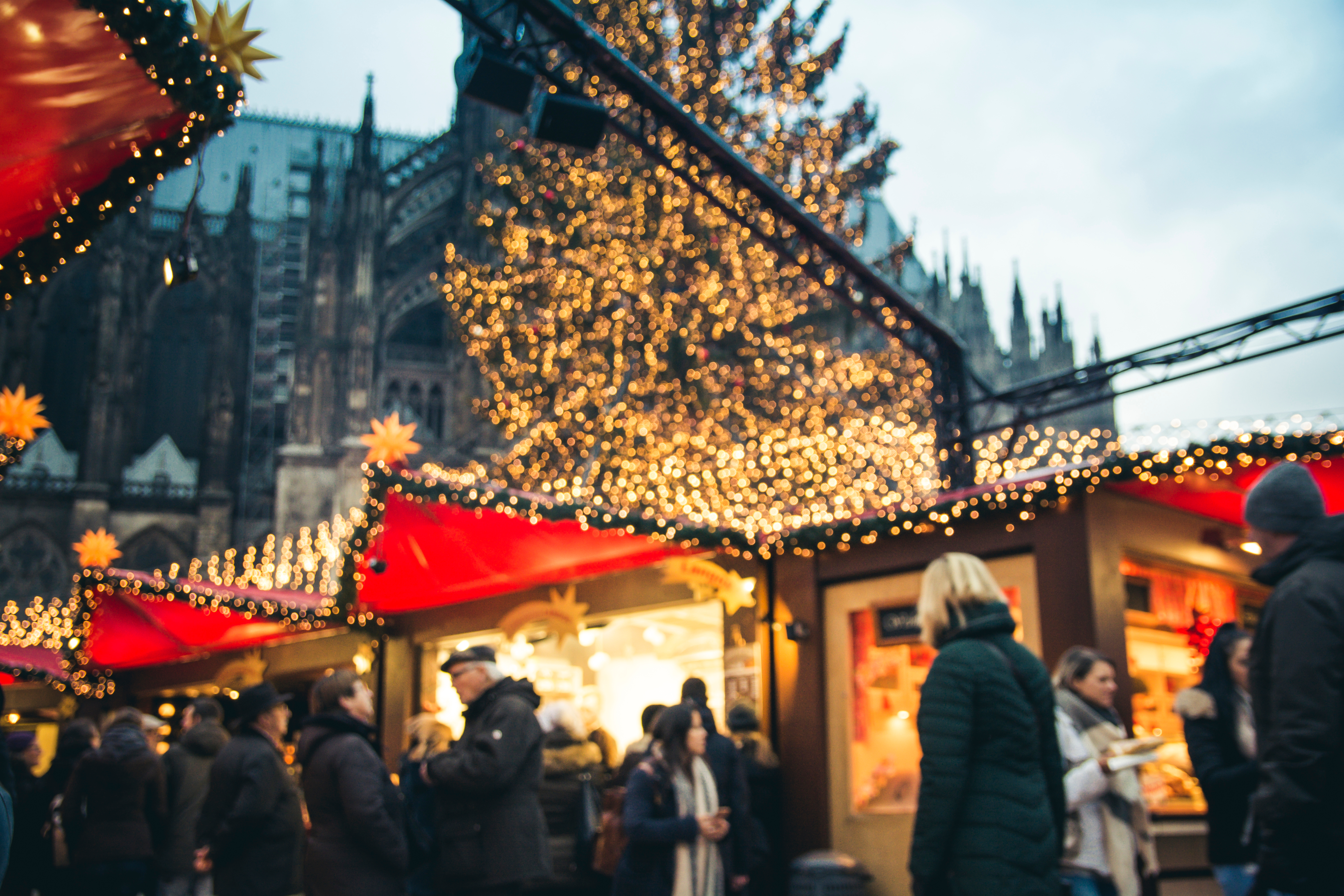 Hyggelig stemning på julemarkedet i Köln i Tyskland. 
