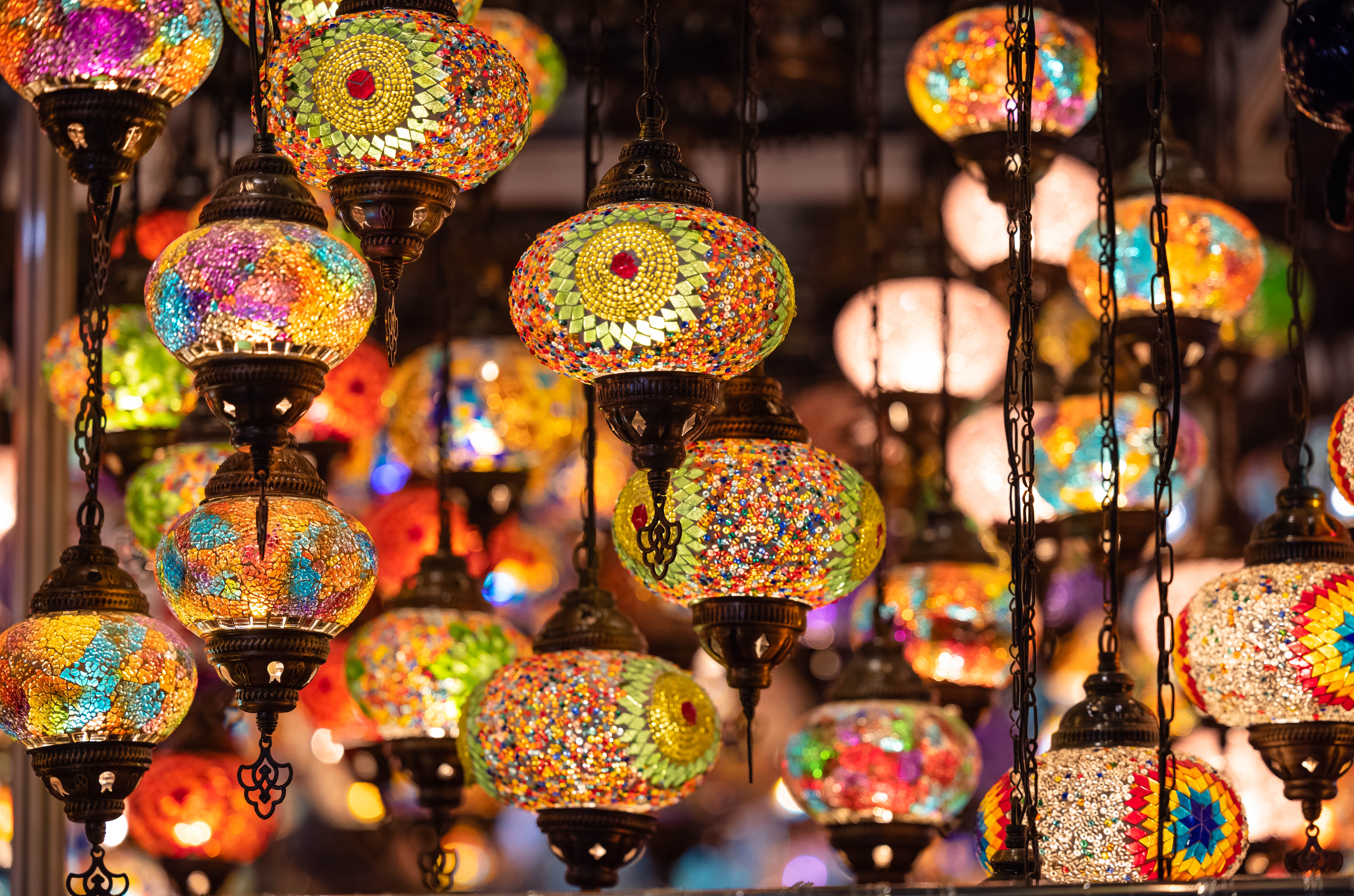 Lamper i Grand Bazaar i Istanbul i Tyrkiet. 