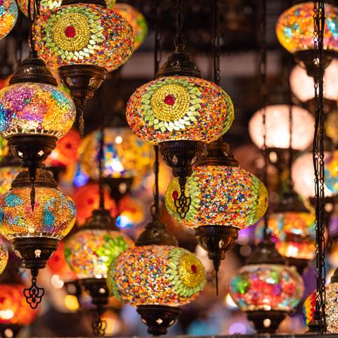 Lamper i Grand Bazaar i Istanbul i Tyrkiet.