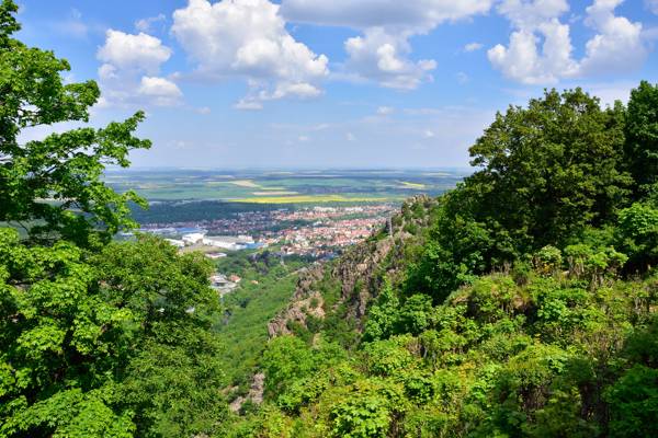 Udsigt fra Hexentanzplatz i Harzen i Tyskland.