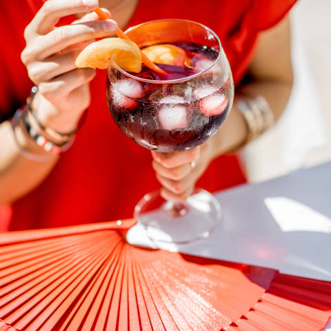 Frisk sangria er obligatorisk på en vellykket rejse til Spanien.