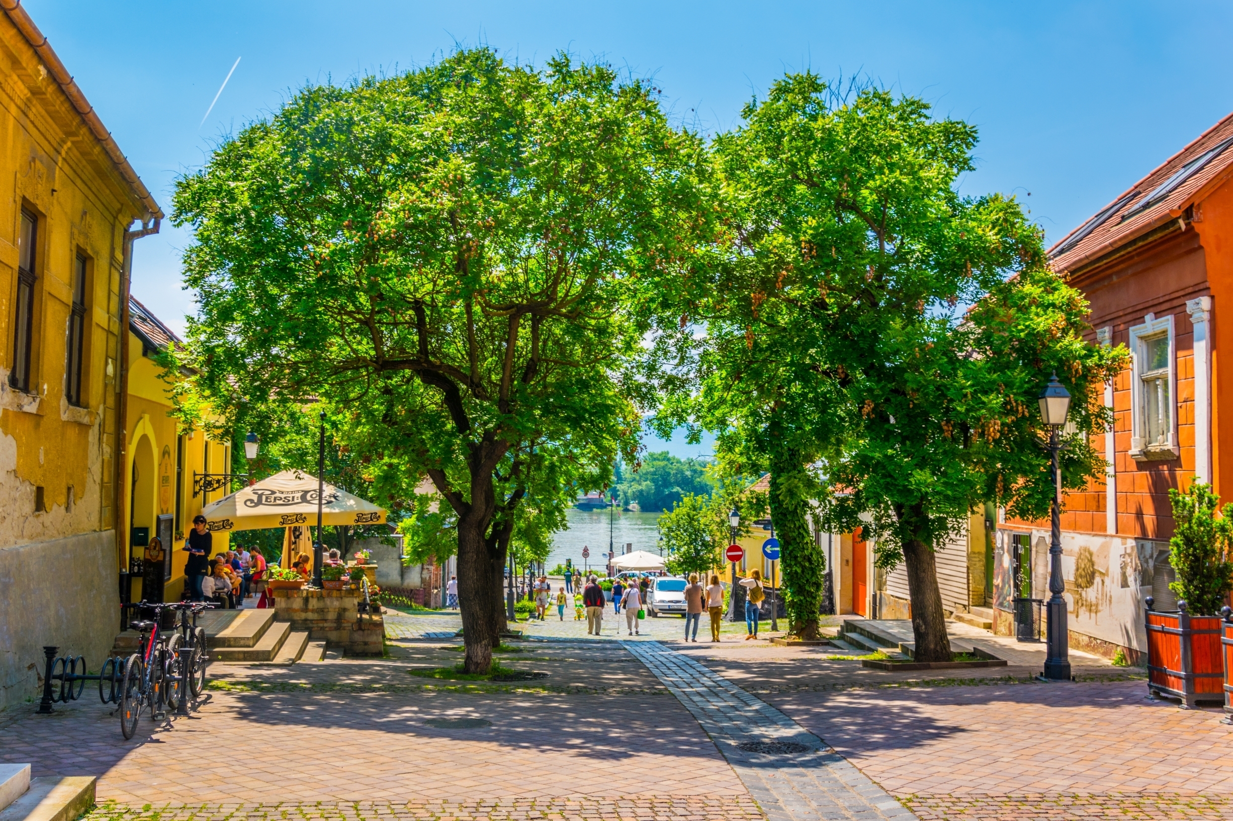 Den hyggelige by Vac i Ungarn.