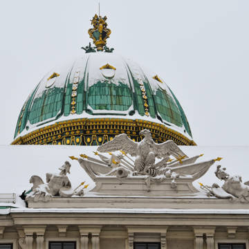 Oestrig Wien Hofburg Kuppel Sne.