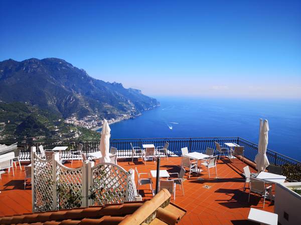 Vandretur. Nedstigning til Minori.