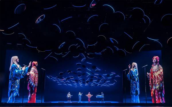 Scenen ved det flotte show ABBA Voyage i London.