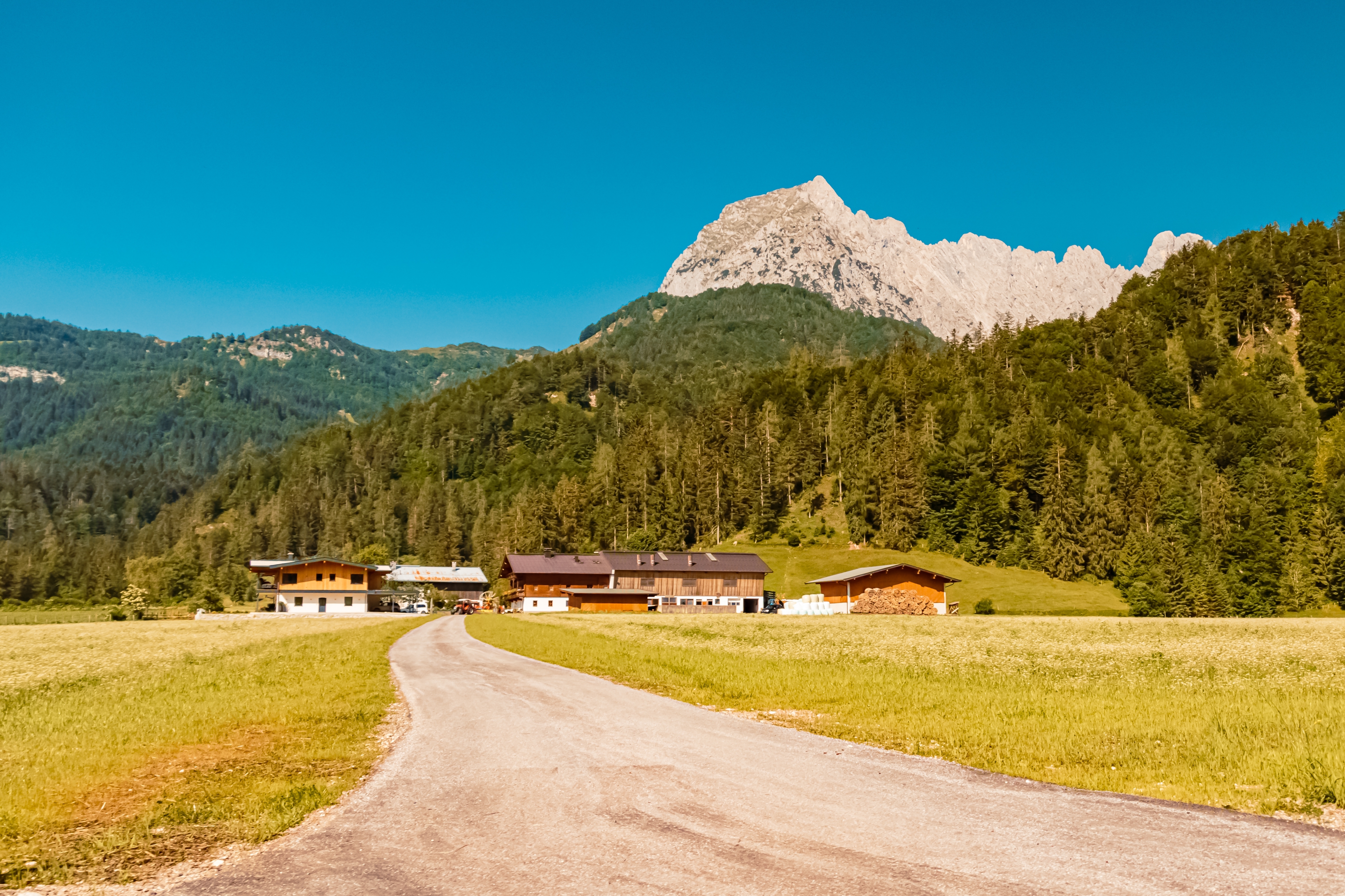 Sommer i Kaiserbachtal ved Kitzbühel i Østrig.