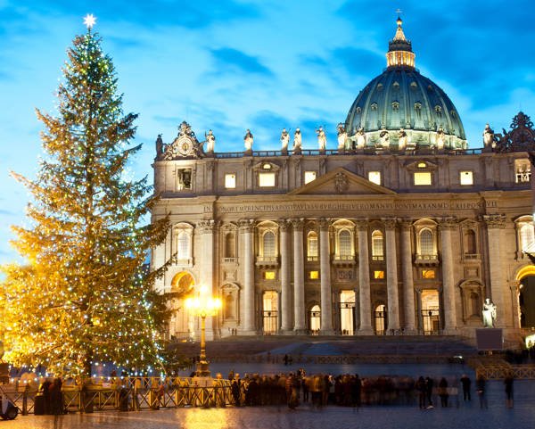 Juletræet på Peterpladsen i Rom.