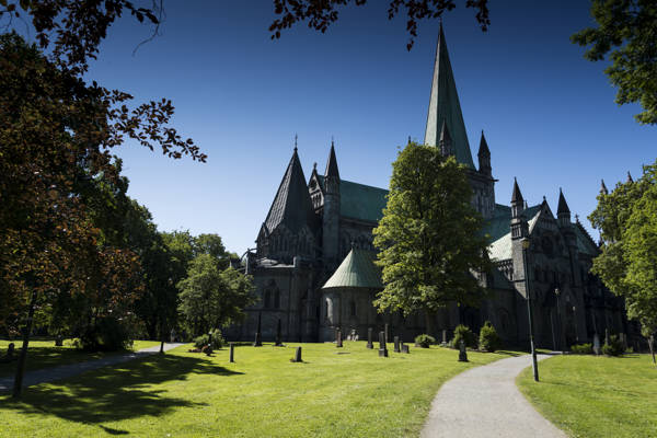 Den store katedral Nidarosdomen i Trondheim i Norge.