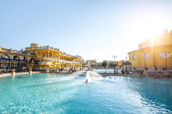 Szechenyi-badet i Budapest i Ungarn.