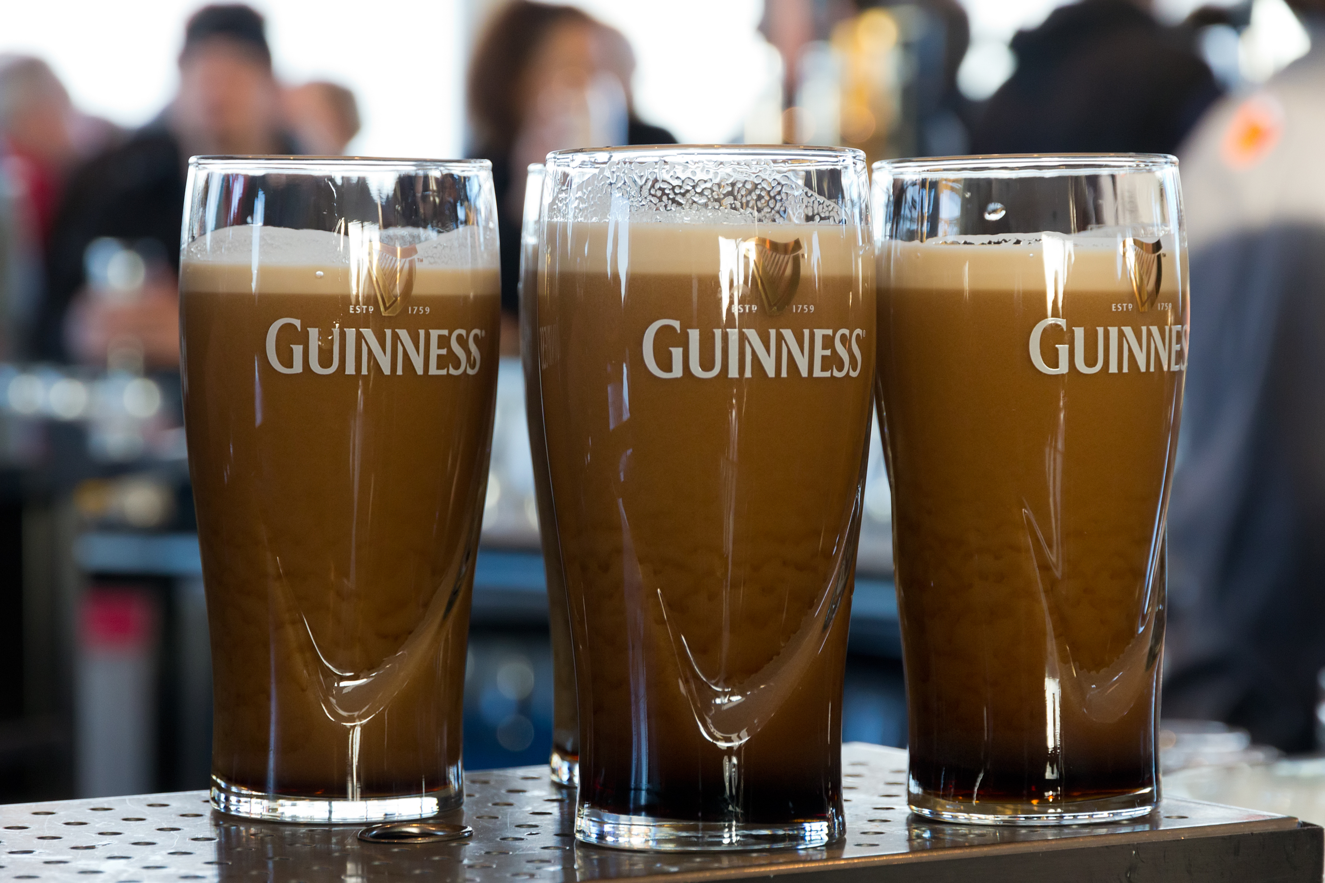 Velskænket Guinness på en pub i Irland