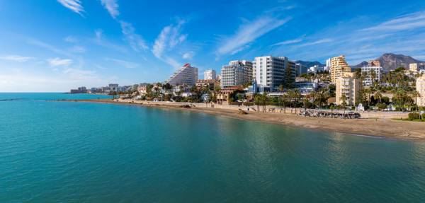 Benalmádena smukt beliggende ved havet.