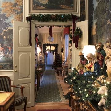Julepyntede gange på Store Restrup Slotshotel ved Nibe.