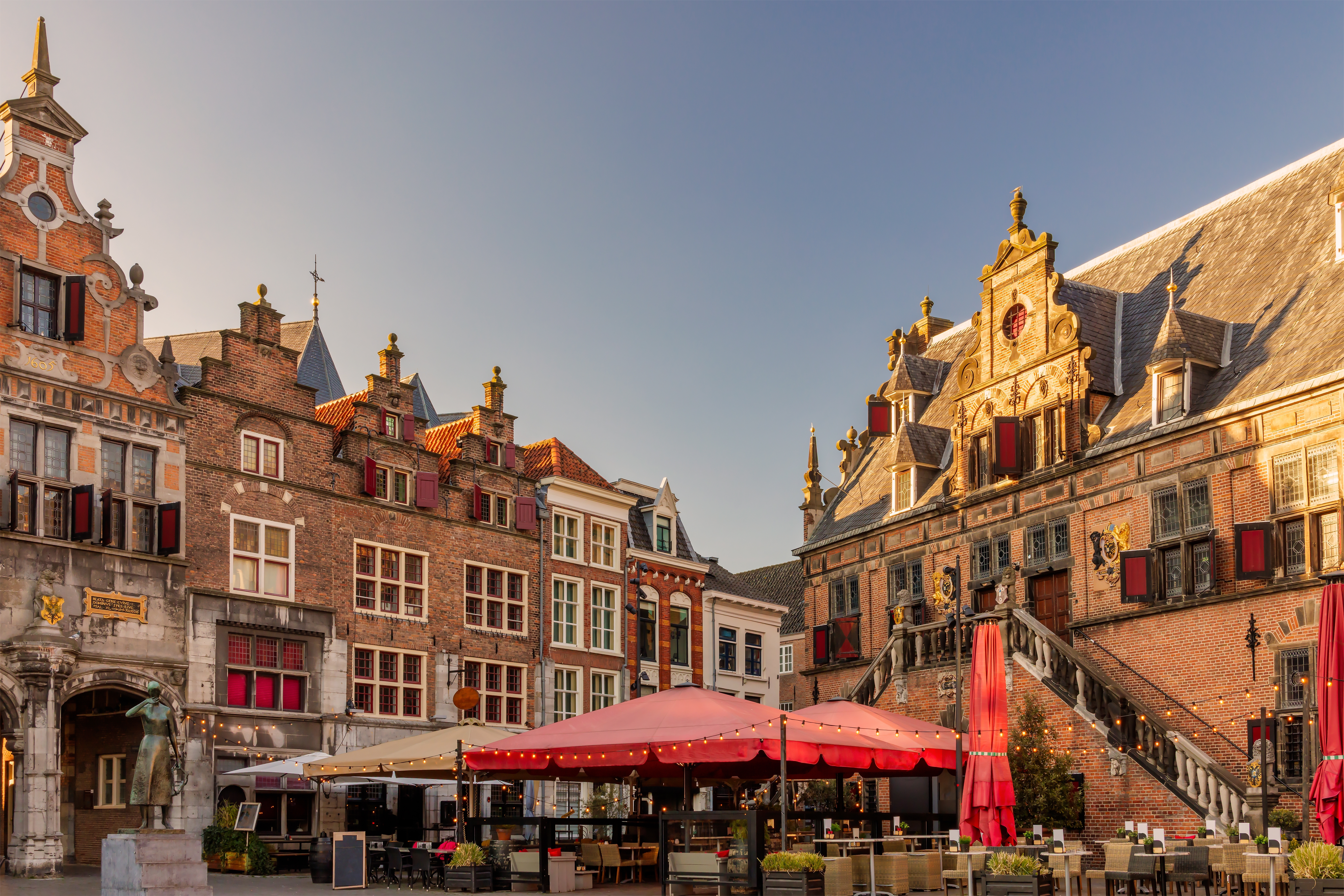 Den centrale plads i Nijmegen i Holland.