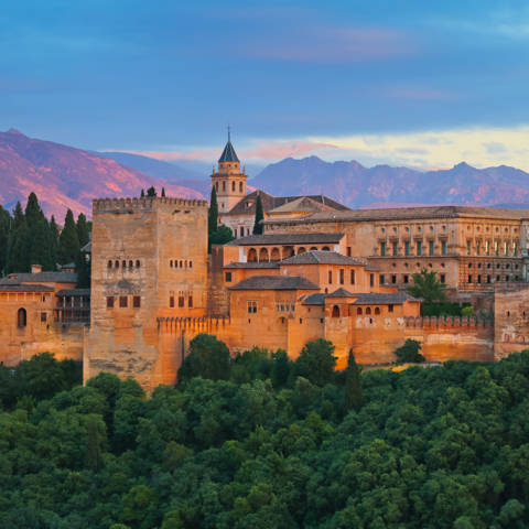 Alhambra-komplekset i Granada i Spanien.