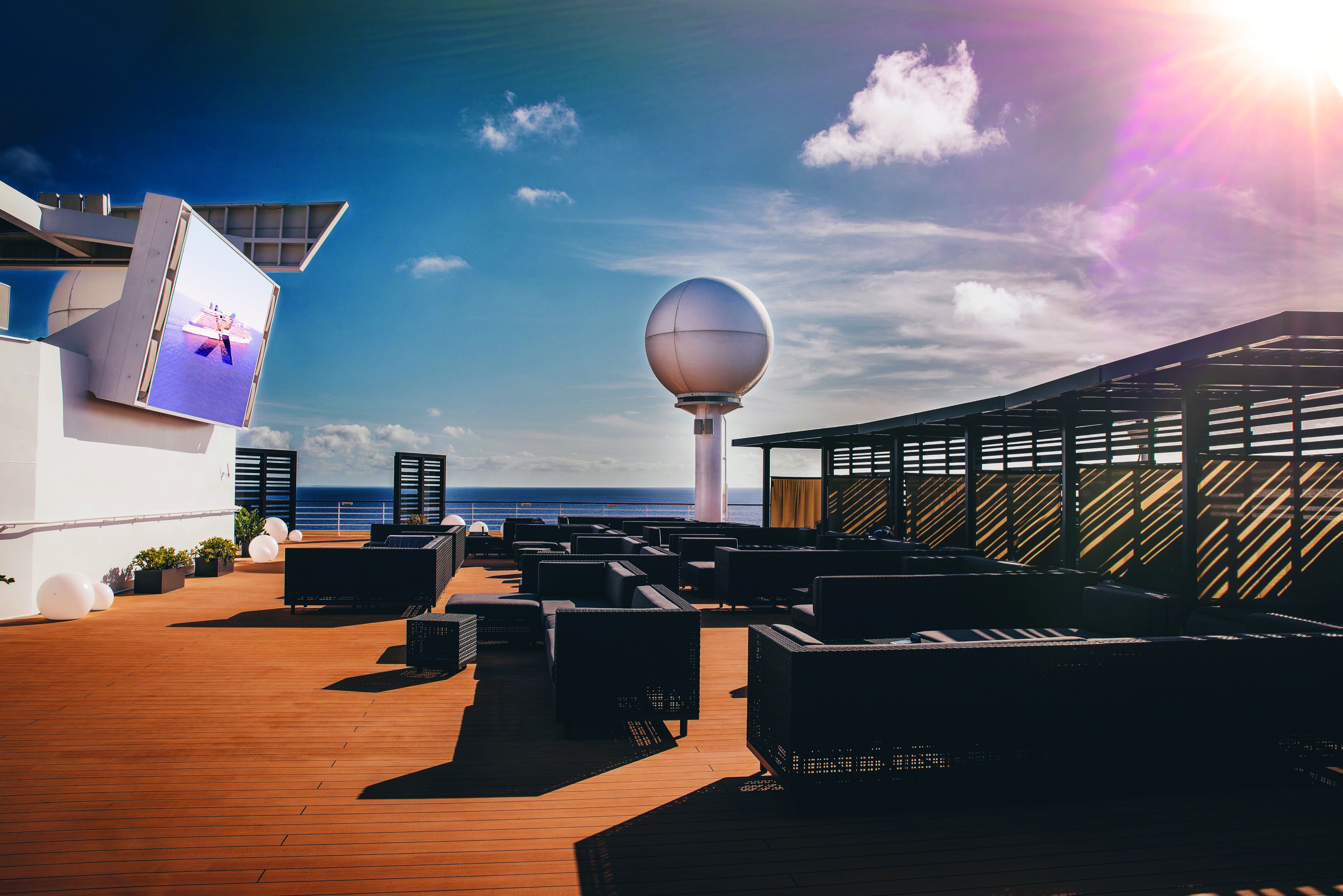 Soldæk på krydstogtskibet Celebrity Infinity fra Celebrity Cruises.