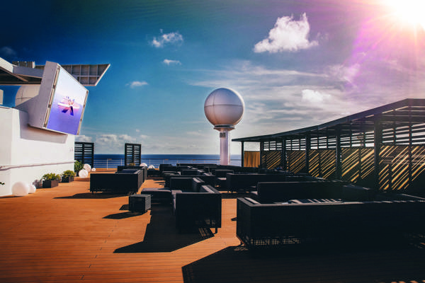 Soldæk på krydstogtskibet Celebrity Infinity fra Celebrity Cruises.