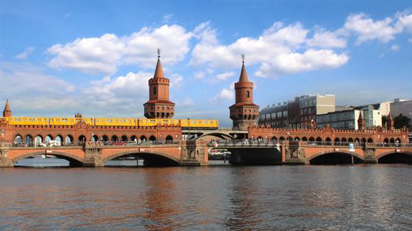 Tyskland Berlin Broen Oberbaumbrücke