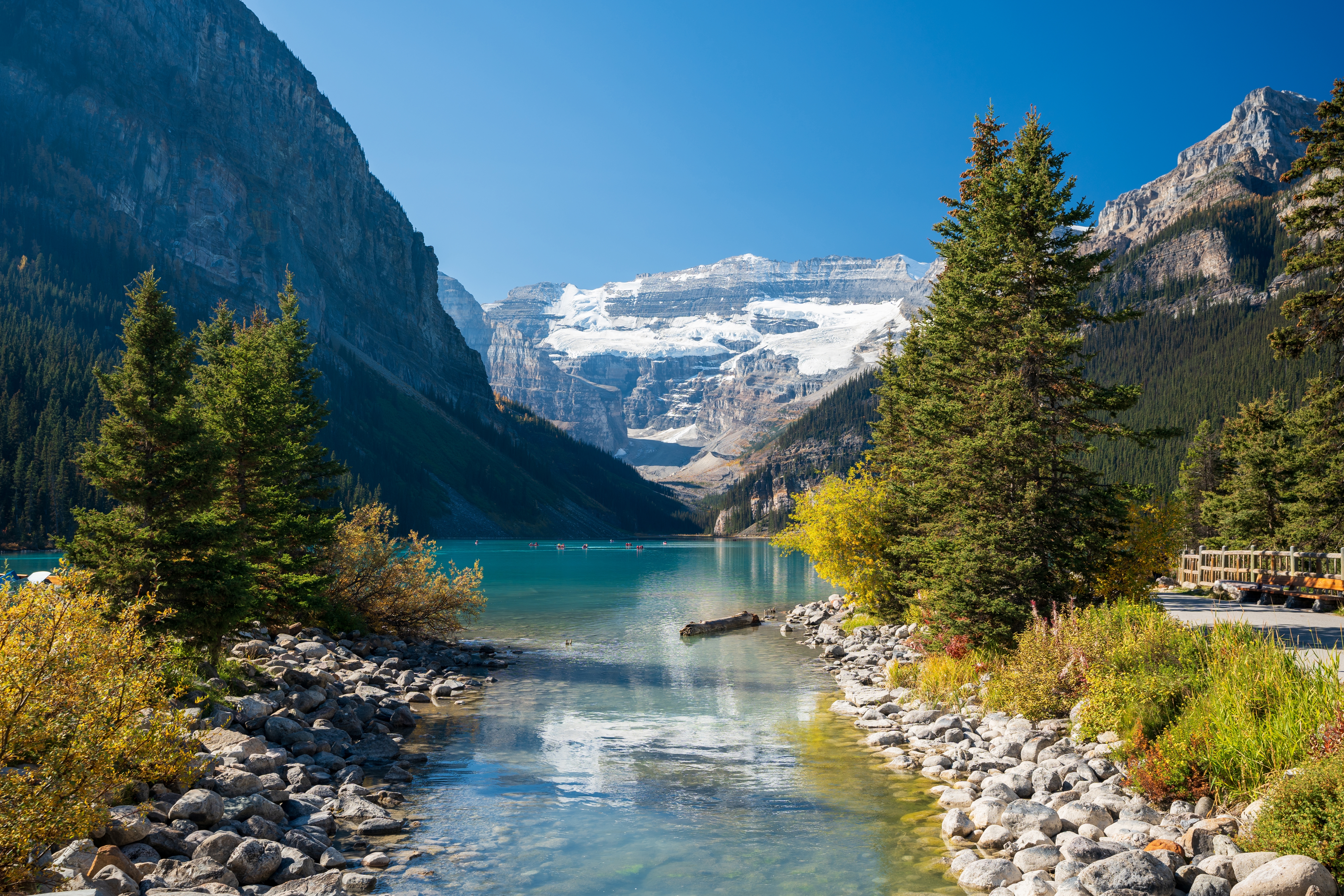 Lake Louise i Banff National Park ved Rocky Mountains i Canada. 