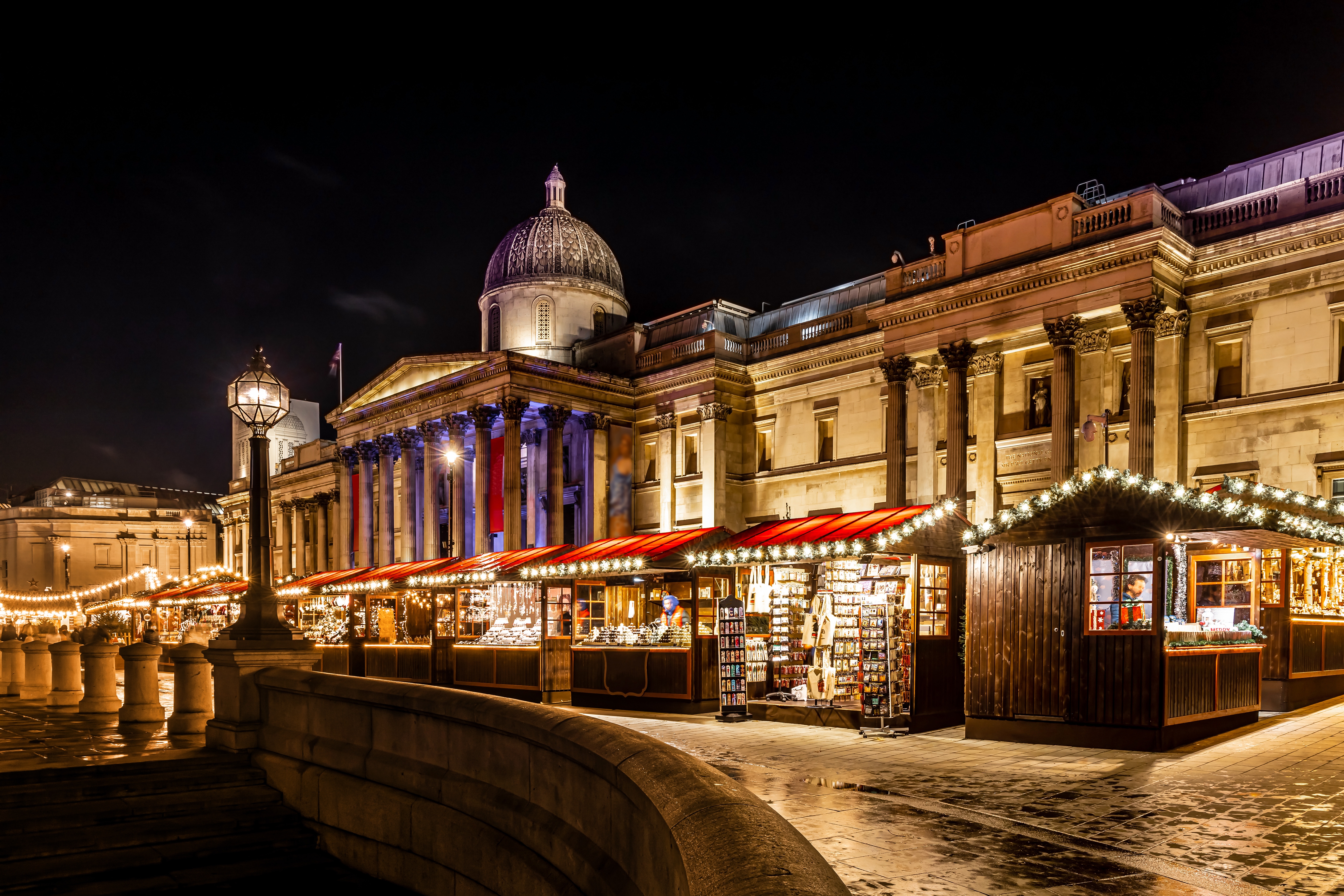 Julemarked på Trafalgar Square i London i Storbritannien.