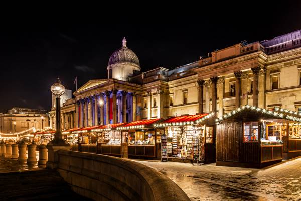 Julemarked på Trafalgar Square i London i Storbritannien.