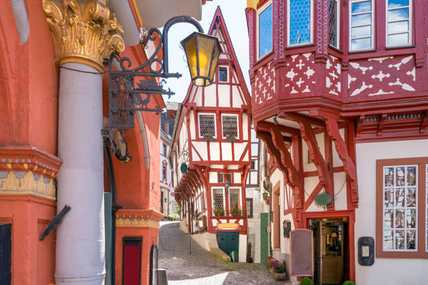 Bindingsværkshuse i Bernkastel ved Mosel i Tyskland.