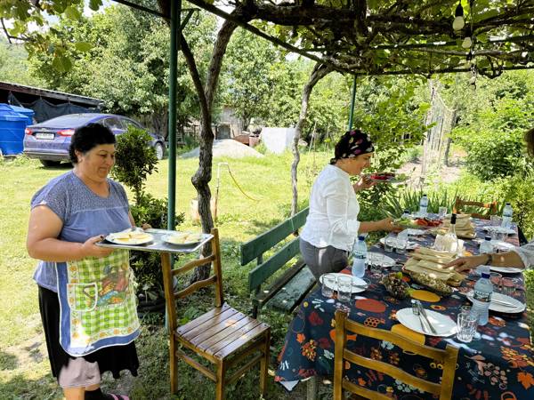 Frokost i Kvareli i Georgien.