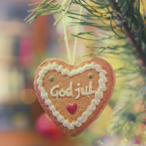 Honninghjerte med teksten "God jul" skrevet i glasur.