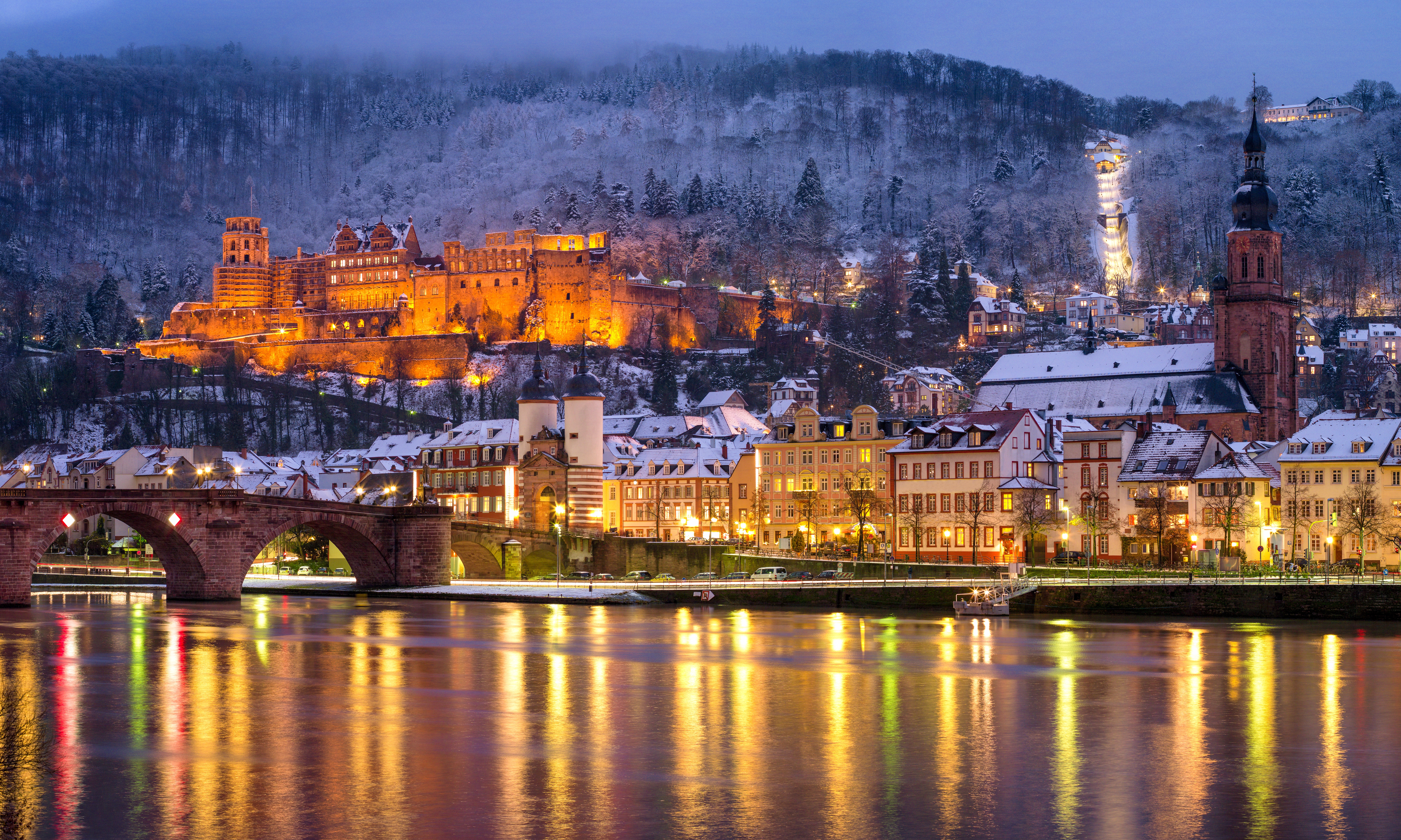 Hyggelige Heidelberg lyser op i vintermørket.